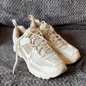 Nike Kids Sneakers in Cream